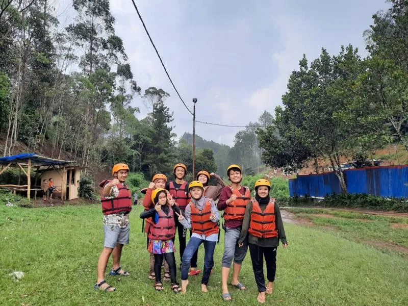 Gambar 5 PerusahaanFRESTOUR & TRAVEL